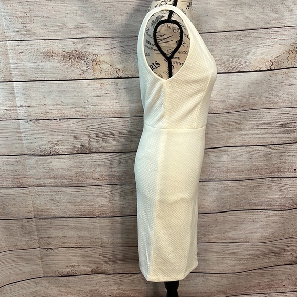 Alice + Olivia Employed Dress V-neck Sleeveless Ivory Size 6 Back Zipper - Picture 4 of 9